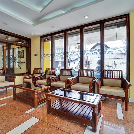 Hotel Super Townhouse Ernakulam North Kochi Exterior foto