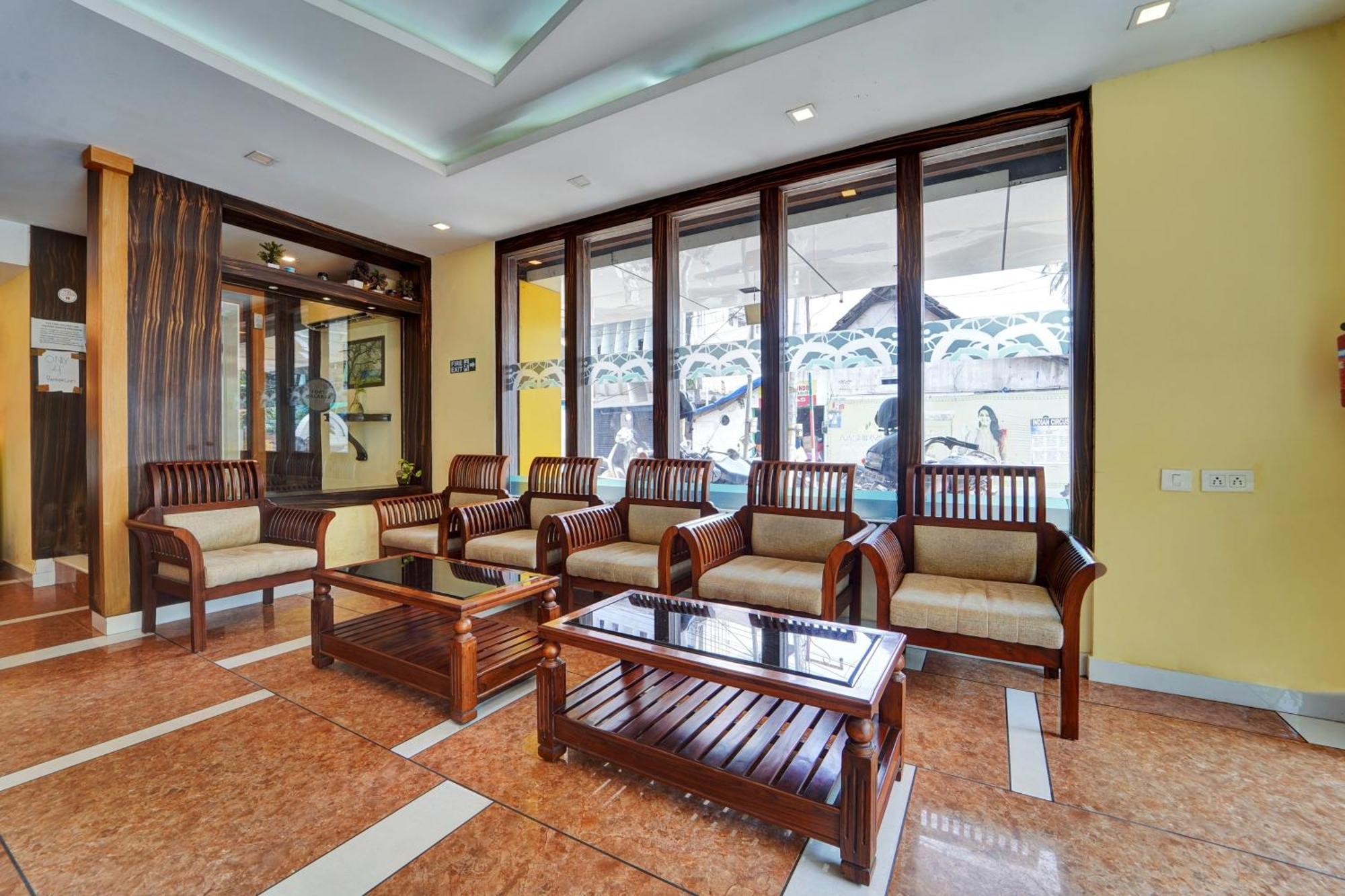 Hotel Super Townhouse Ernakulam North Kochi Exterior foto