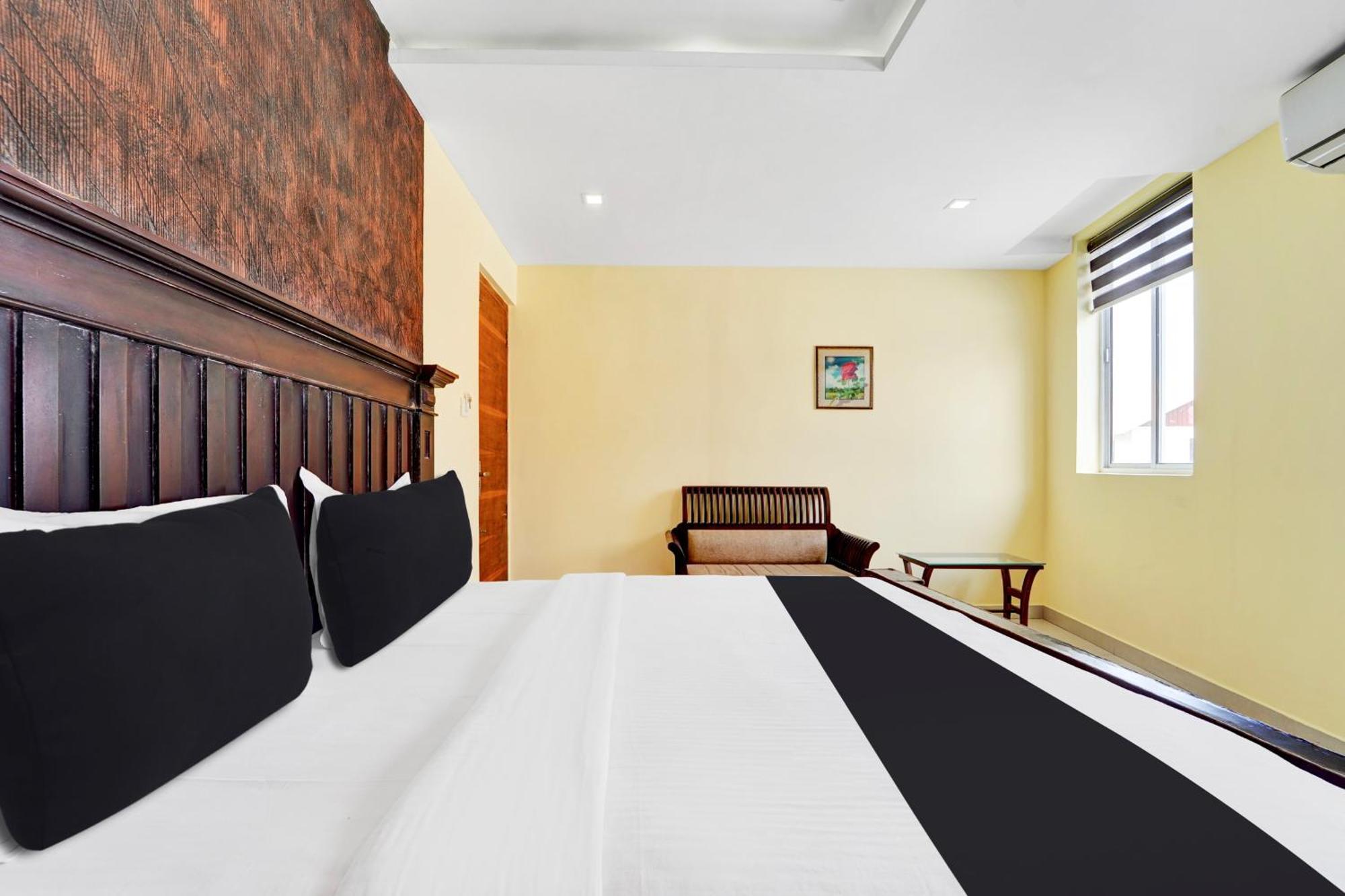 Hotel Super Townhouse Ernakulam North Kochi Exterior foto