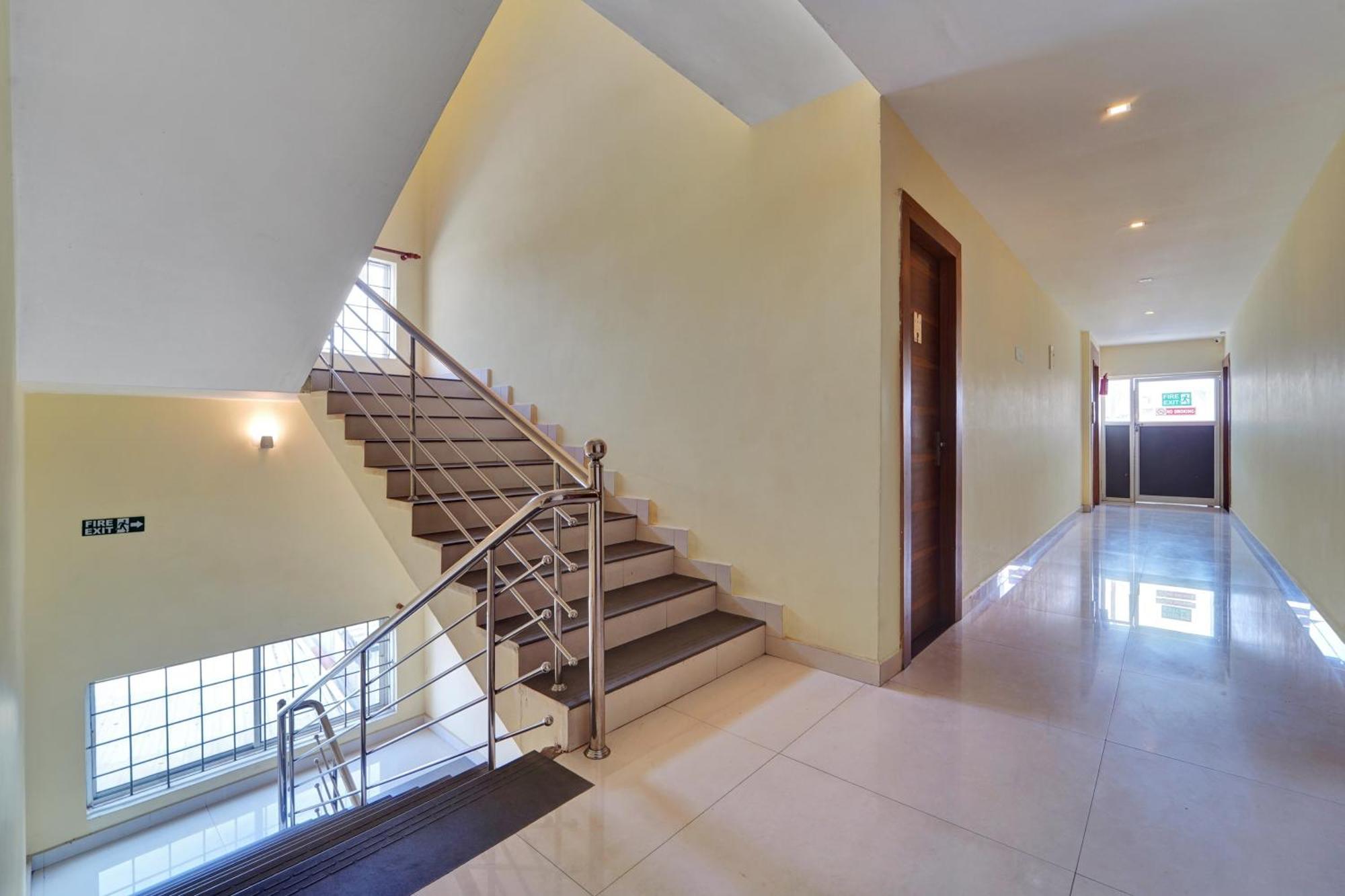 Hotel Super Townhouse Ernakulam North Kochi Exterior foto