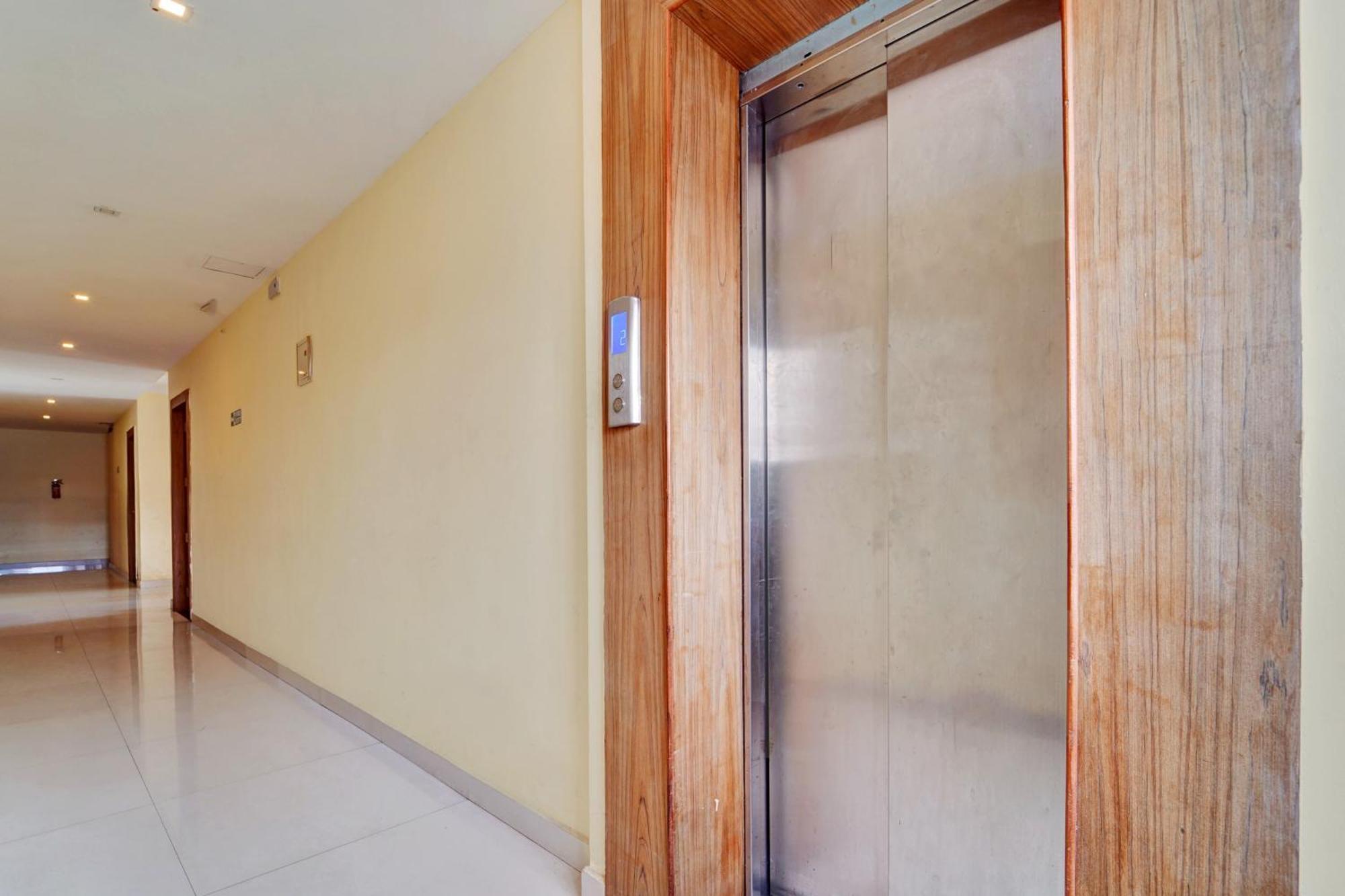 Hotel Super Townhouse Ernakulam North Kochi Exterior foto
