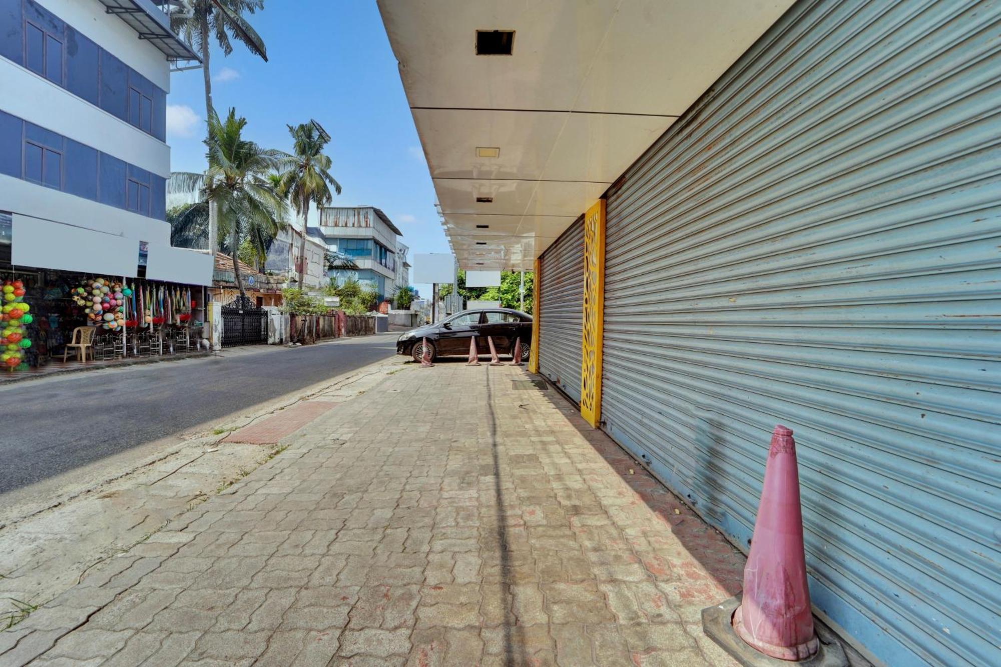 Hotel Super Townhouse Ernakulam North Kochi Exterior foto