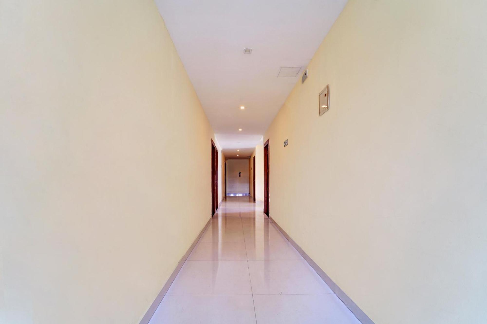 Hotel Super Townhouse Ernakulam North Kochi Exterior foto